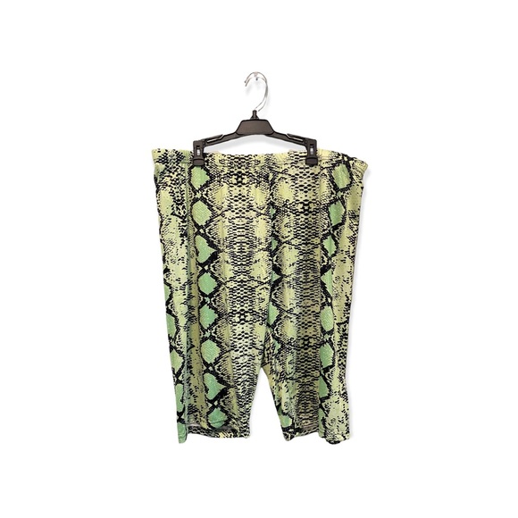 Shein high rise shorts neon snake print size 3XL or XXXL - Picture 3 of 3